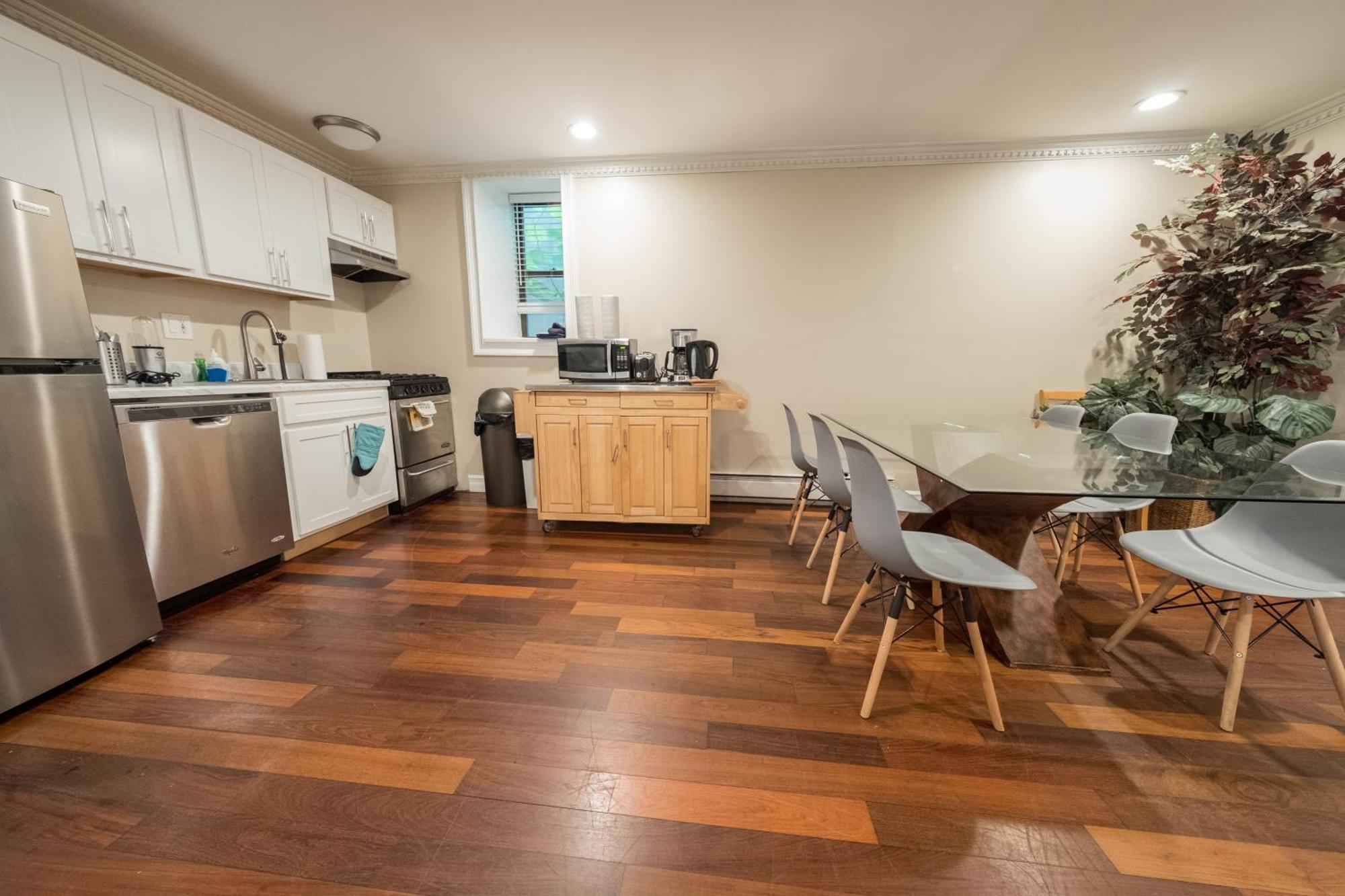 Spacious 4br 2ba With Private Outdoor Space Uws Apartamento