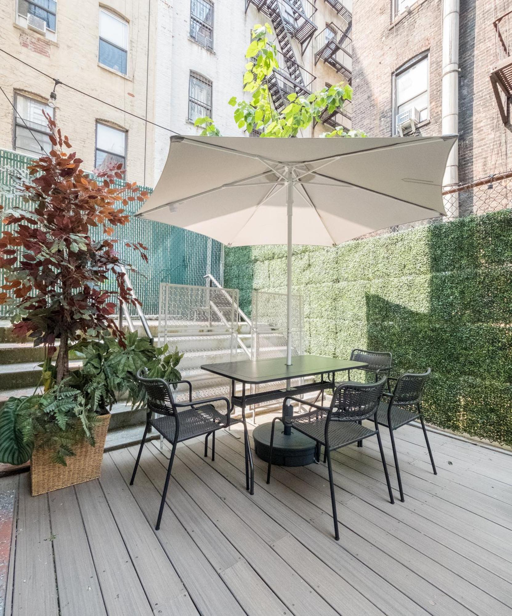 Spacious 4br 2ba With Private Outdoor Space Uws * Nova Iorque